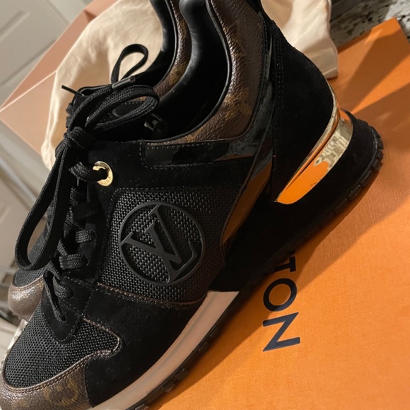 Designer sneaker - Picture 3 of 4